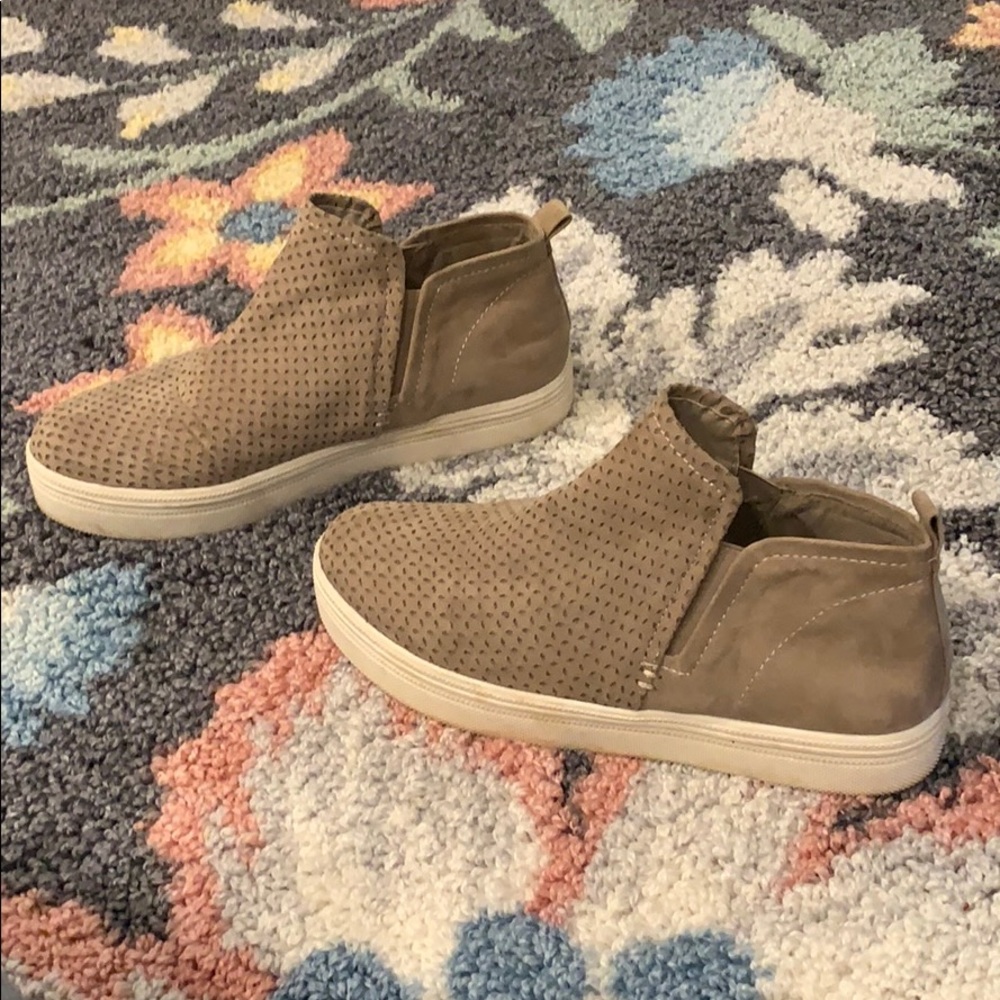 Slip on sneakers